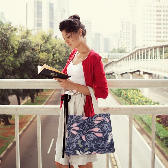 Kaki Lima: Her Morning Charm