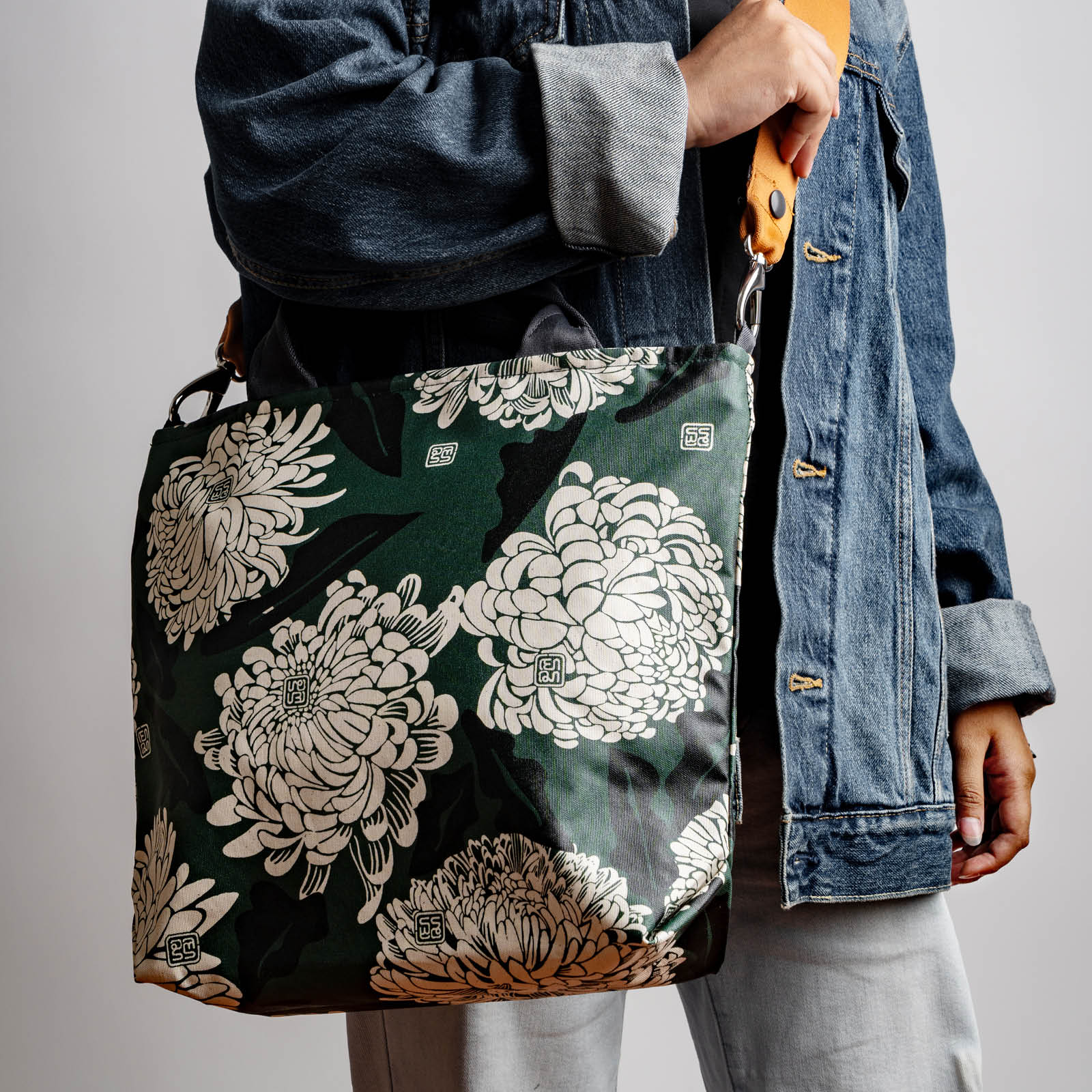 Seruni - Praktika Bag