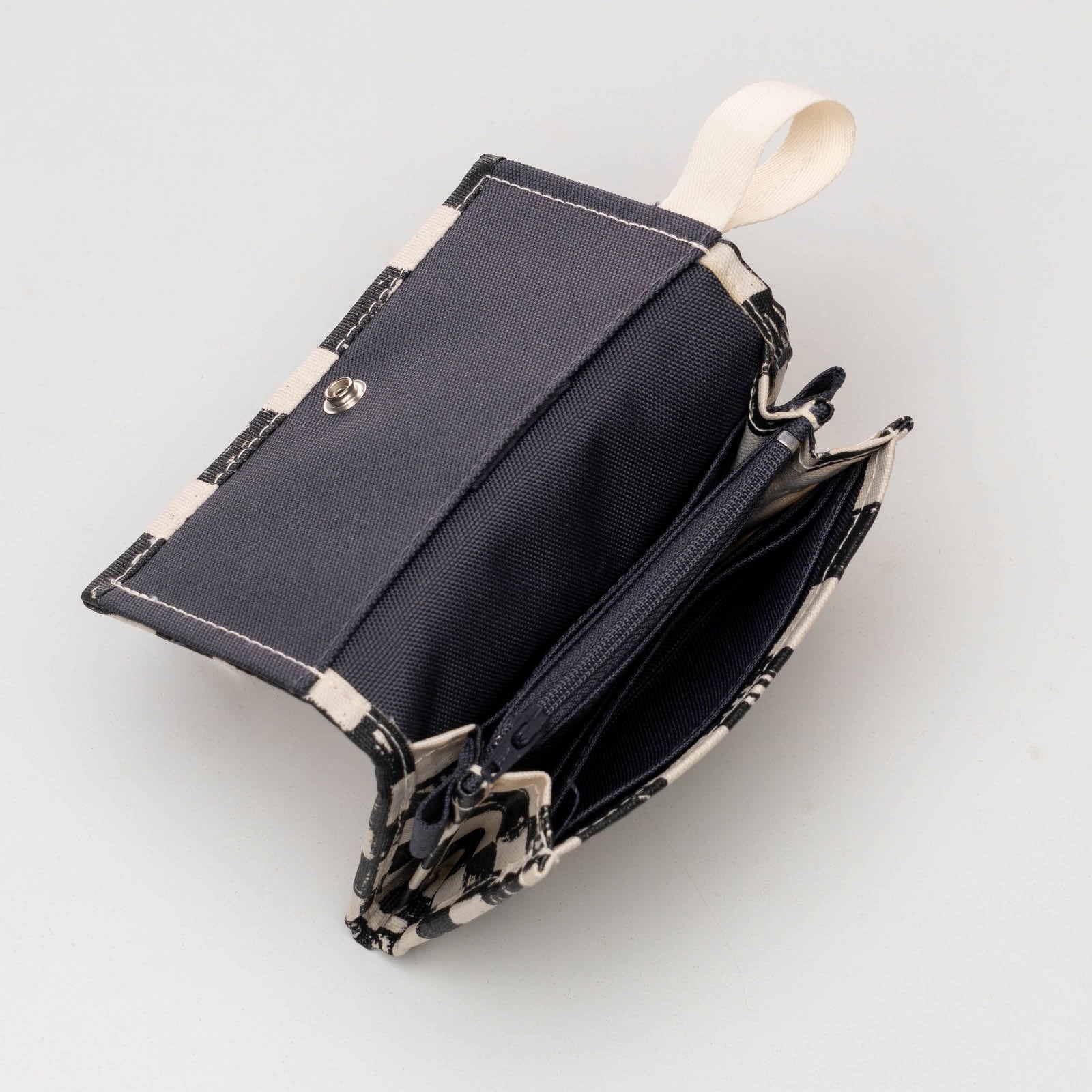 Catur - Monopoly Clutch