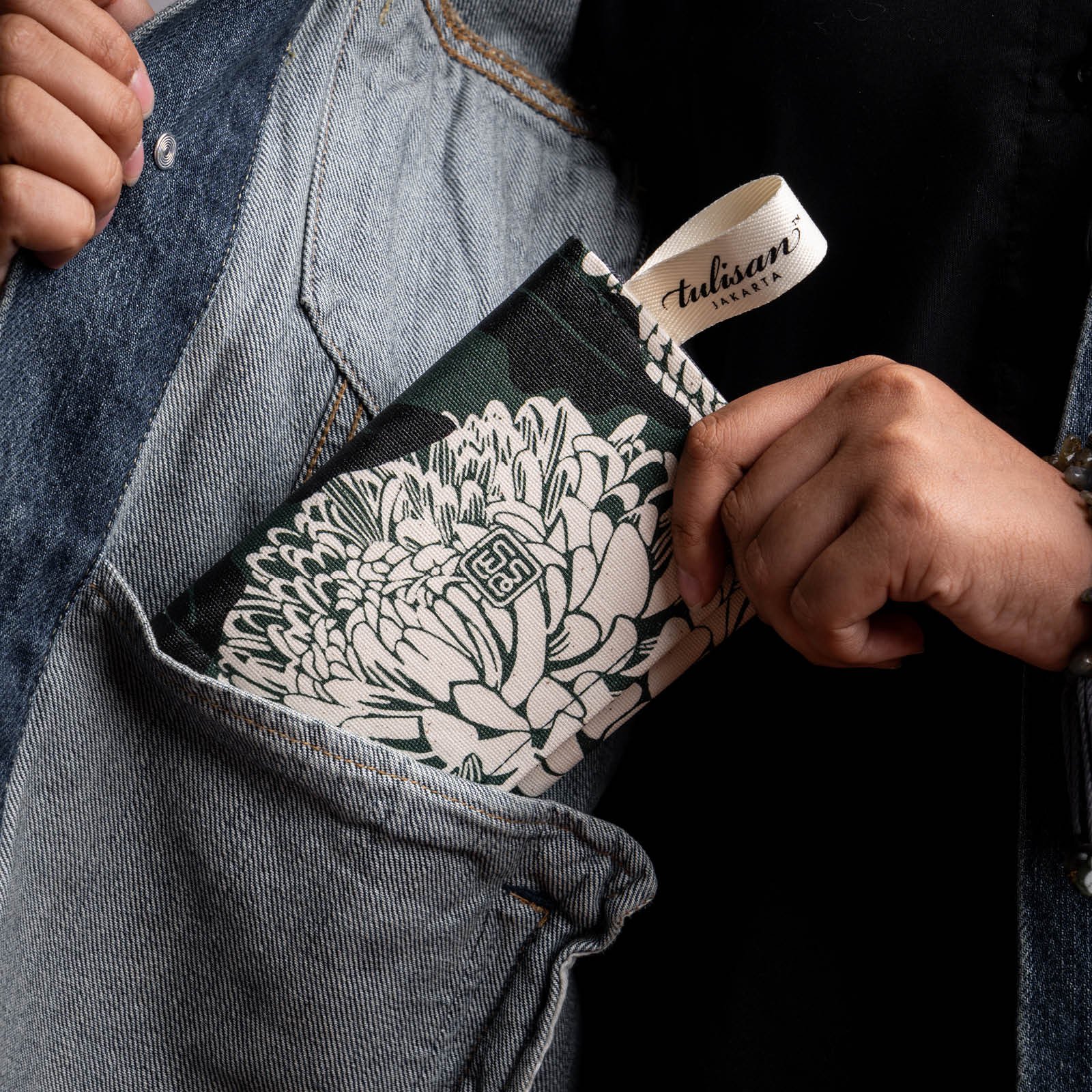 Seruni - Monopoly Clutch