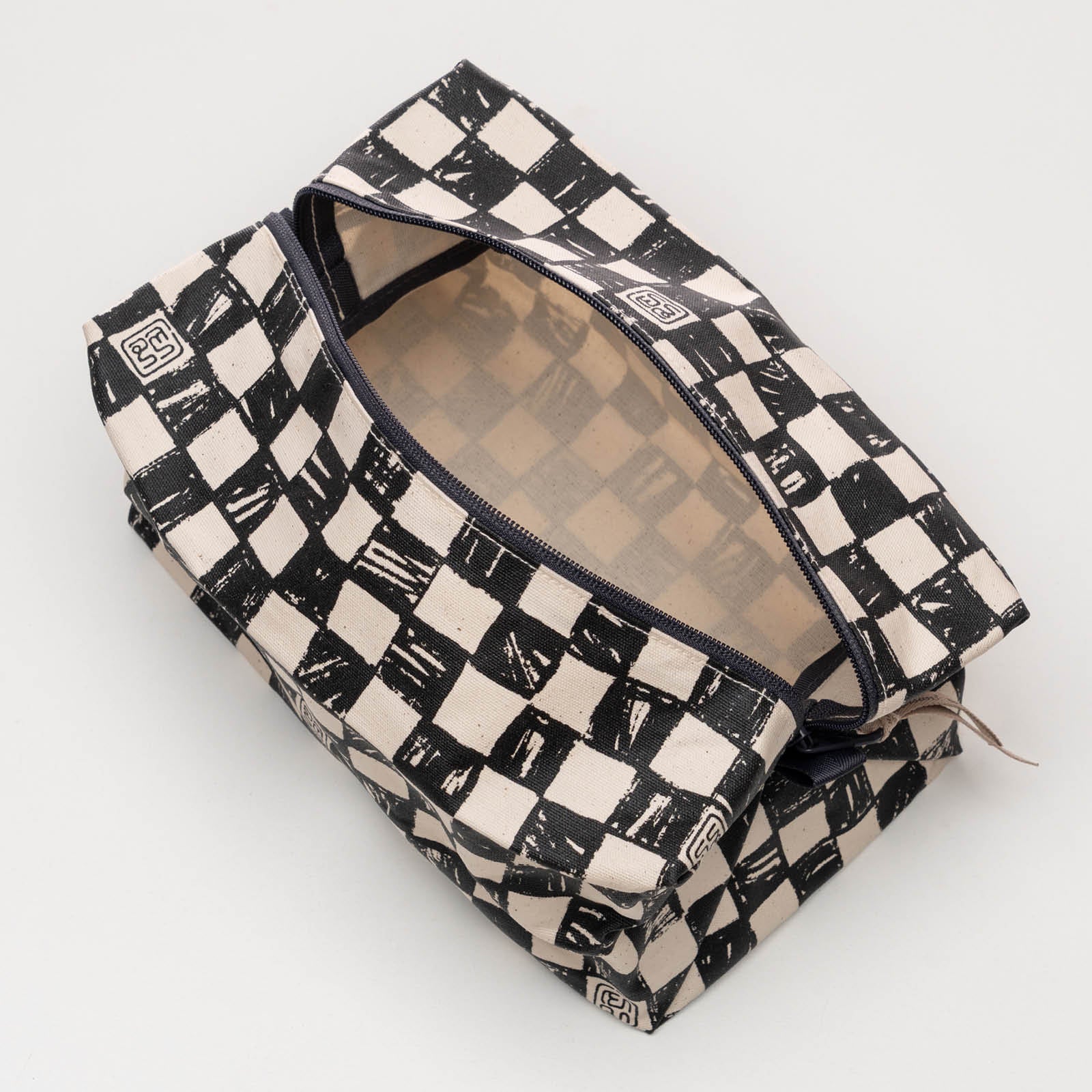 Catur - Medium Cube
