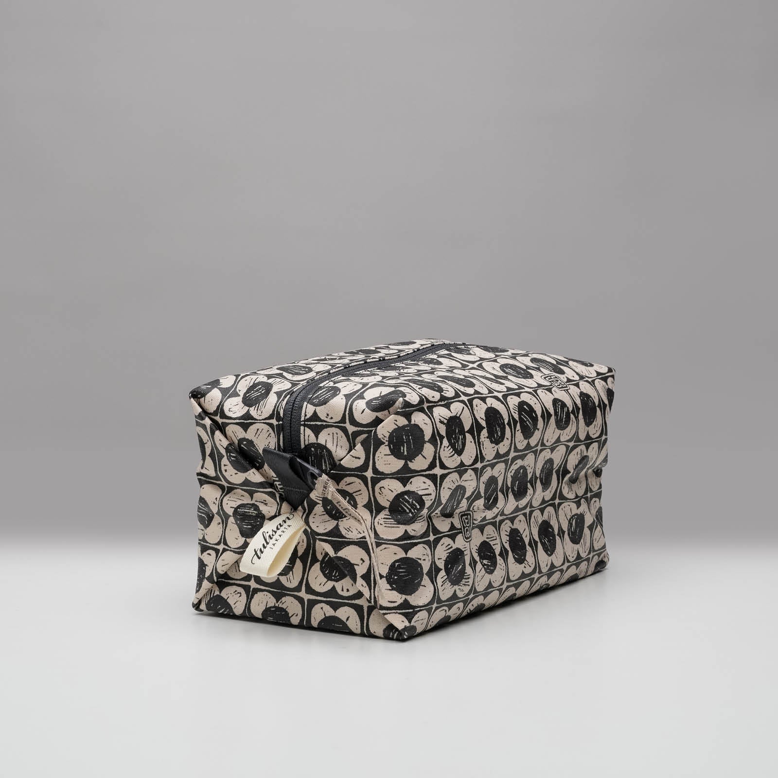 Bungaku - Medium Cube