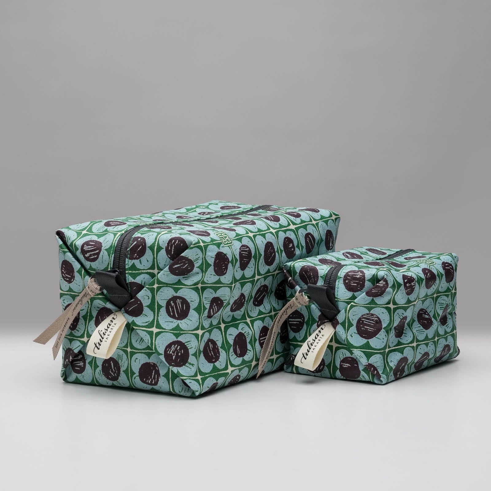 Bungaku - Small Cube