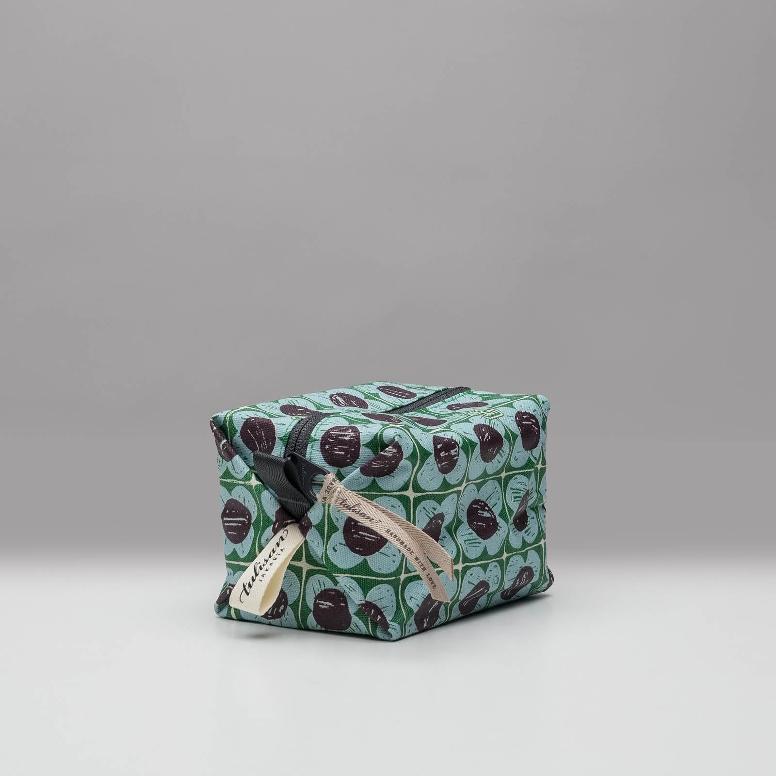 Bungaku - Small Cube