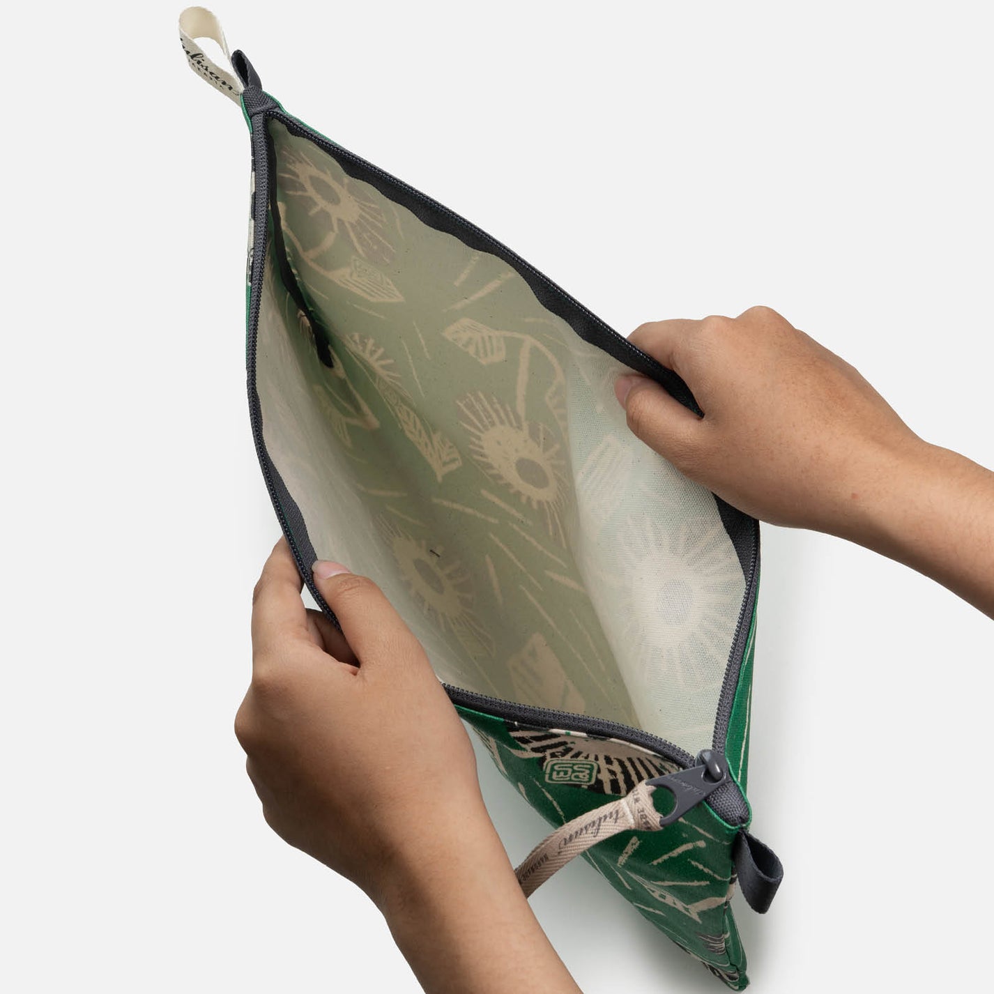 Postmo Kebunku - Large Pouch