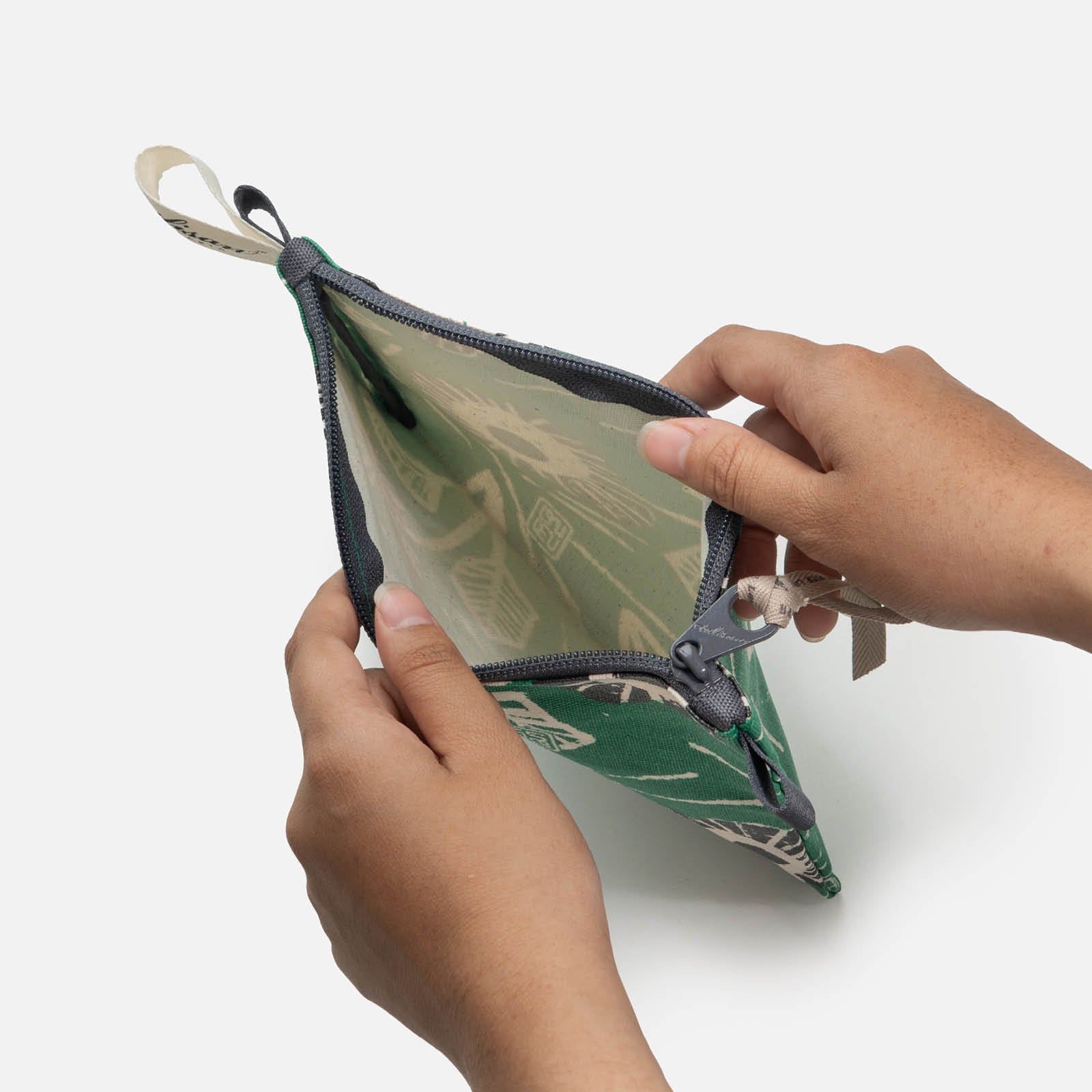 Postmo Kebunku - Small Pouch