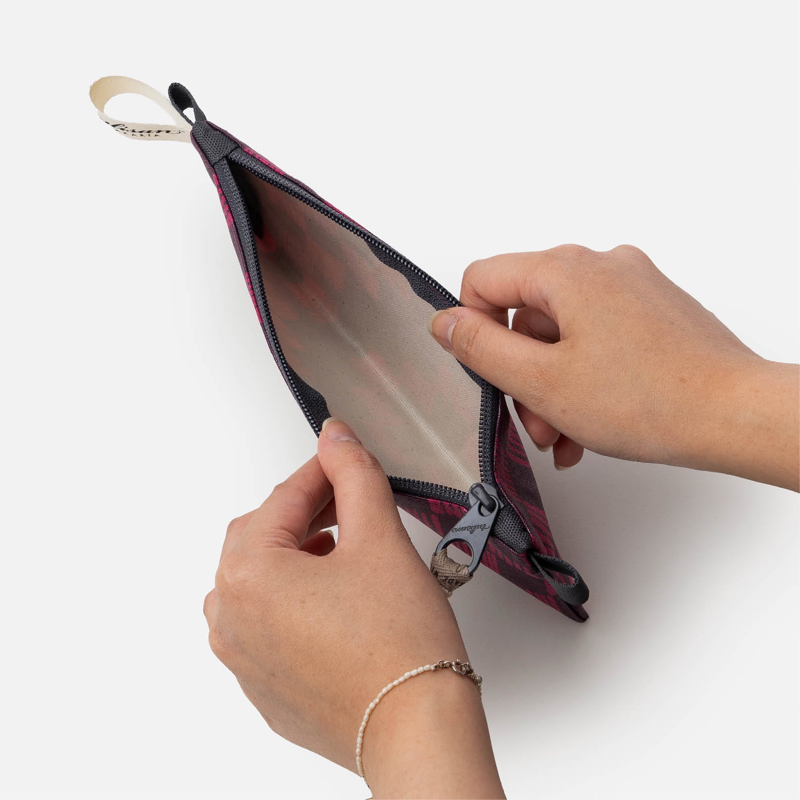 Postmo Ulos I - Petite Pouch