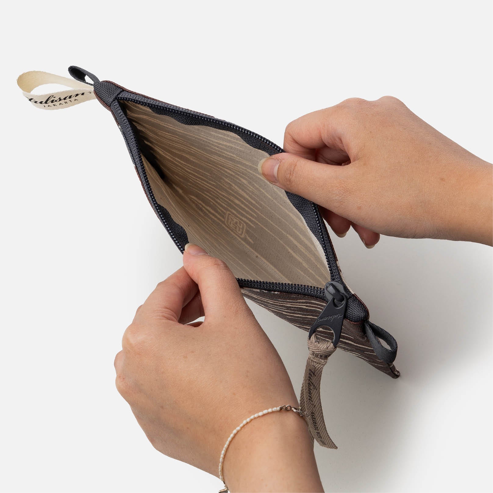 Postmo Ulos II - Small Pouch