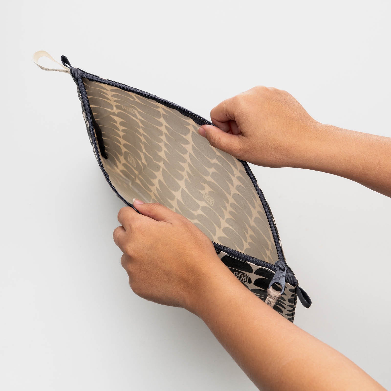 Mangkok - Large Pouch