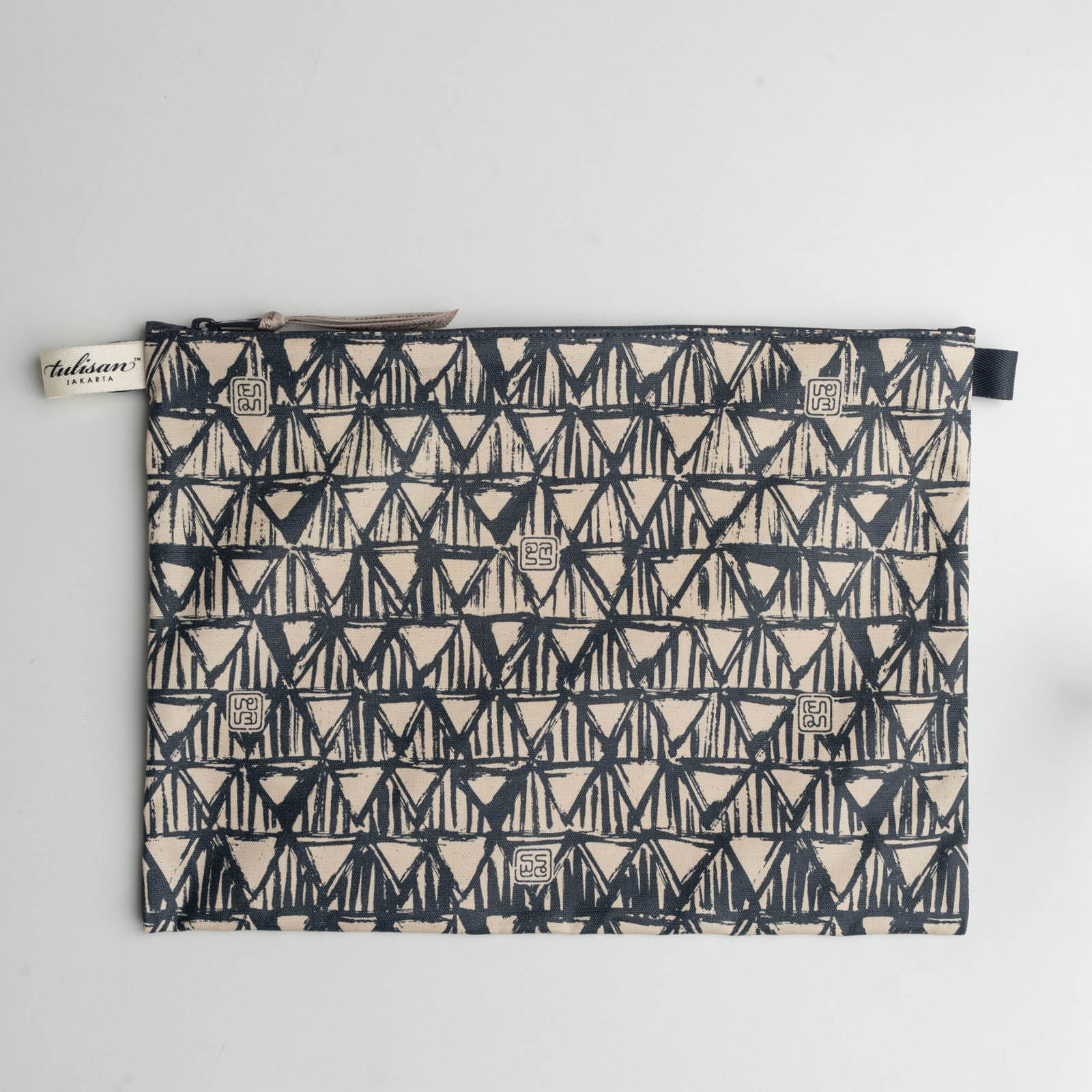 Alih - Large Pouch