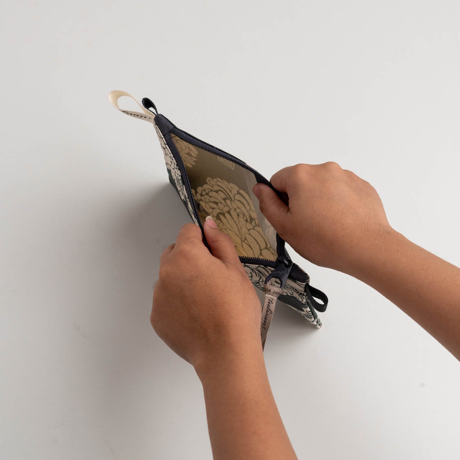 Seruni - Small Pouch