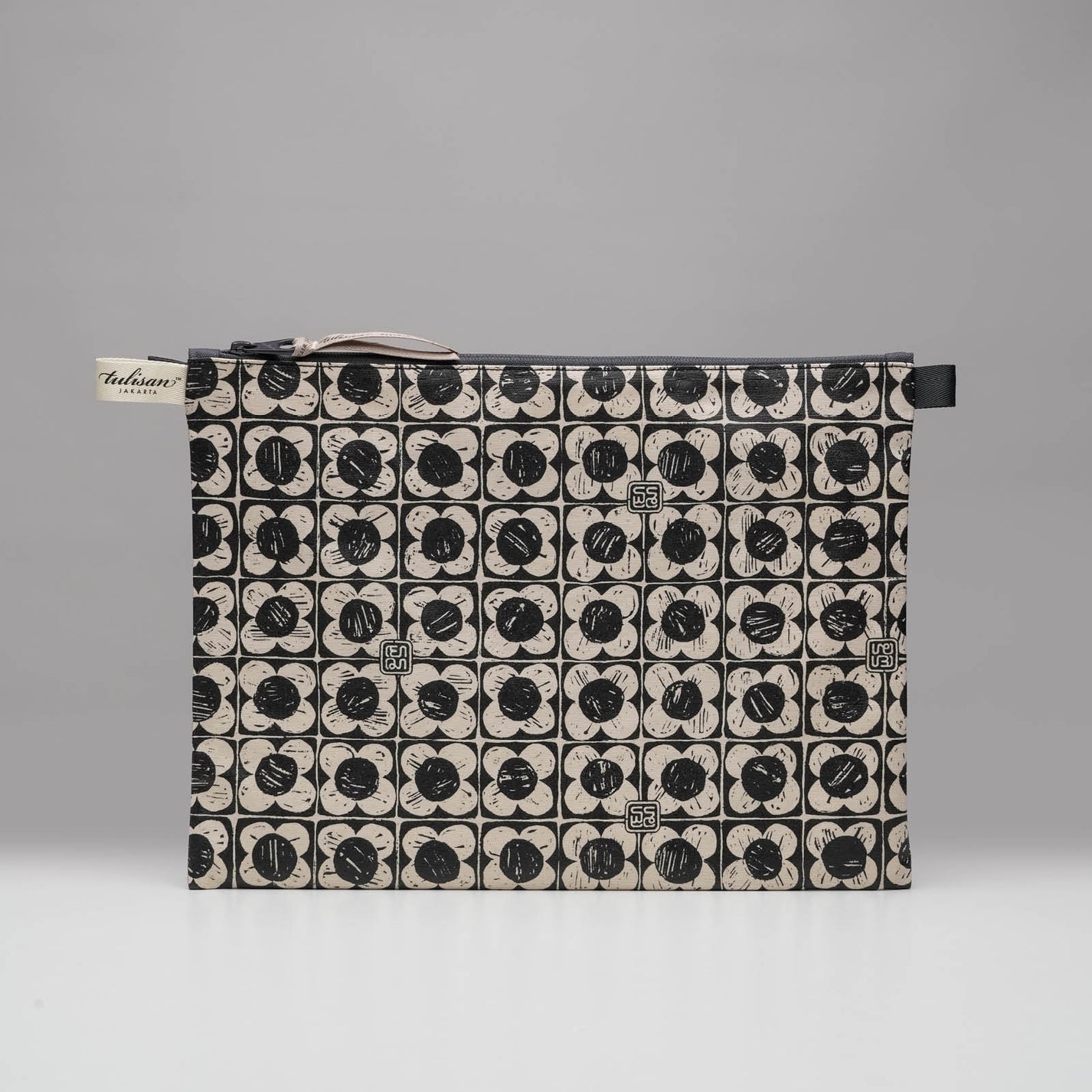 Large Pouch { X5+ }