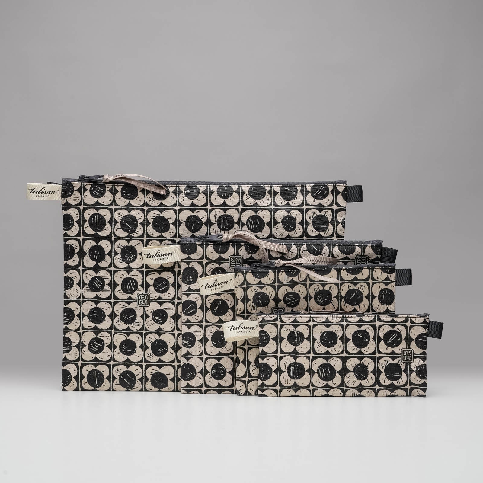 Bungaku - Medium Pouch