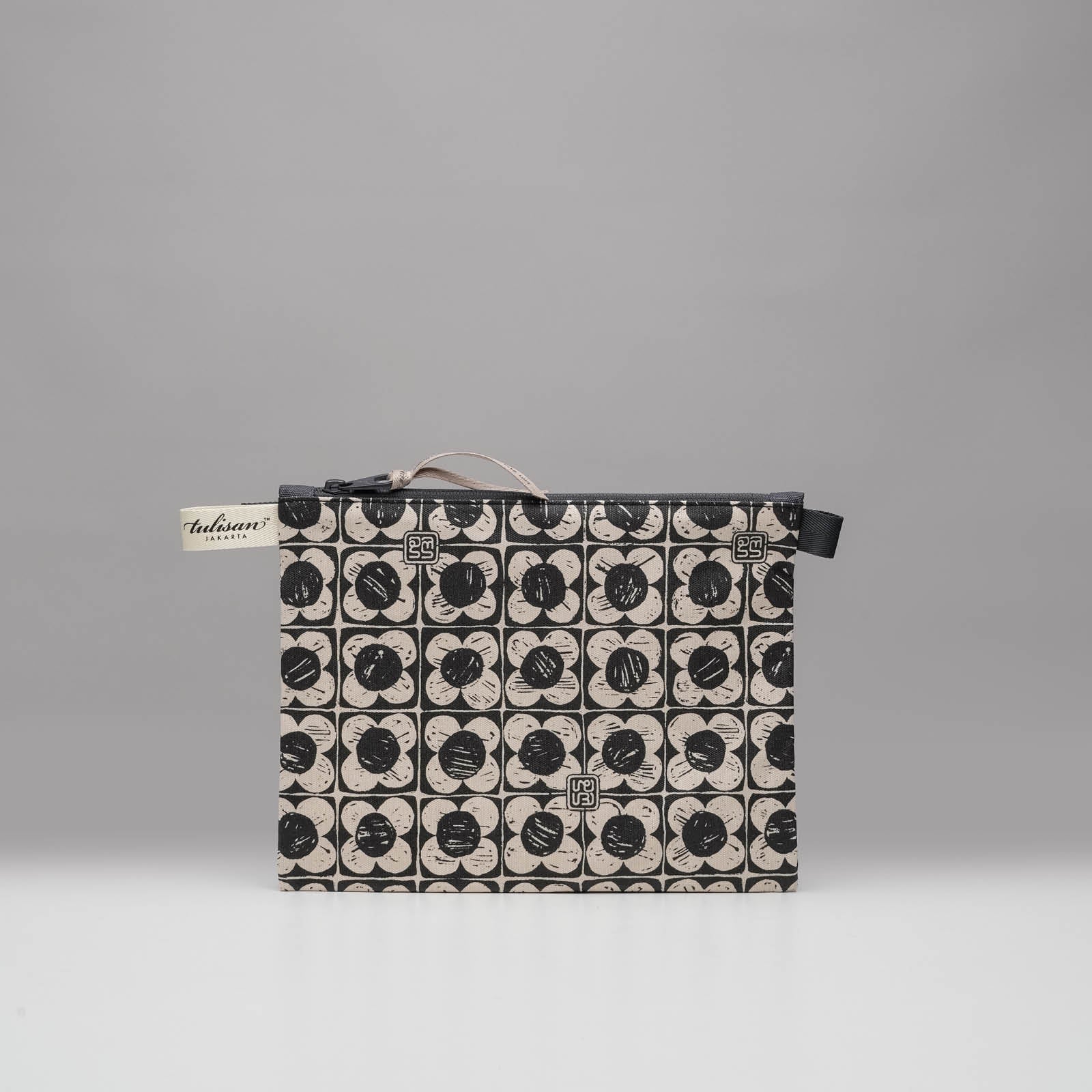 Bungaku - Medium Pouch