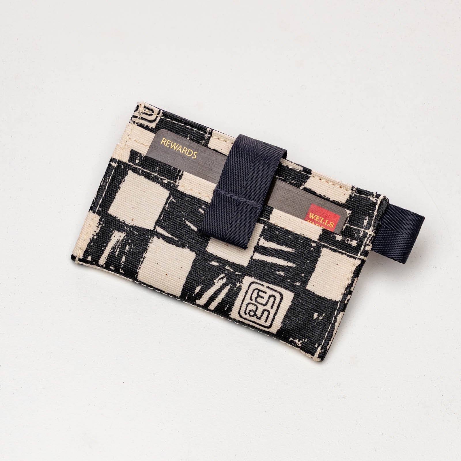 Catur - Card Holder