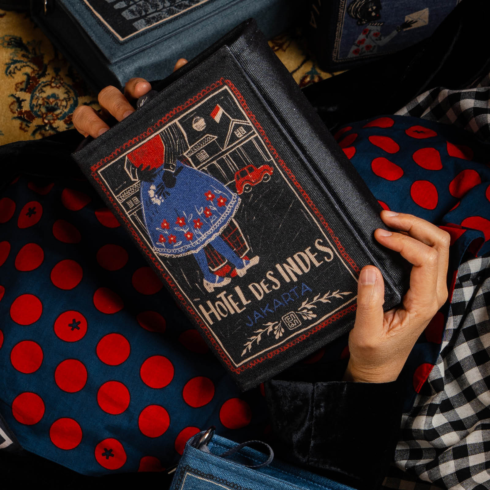 Indies - Originals Carta Clutch