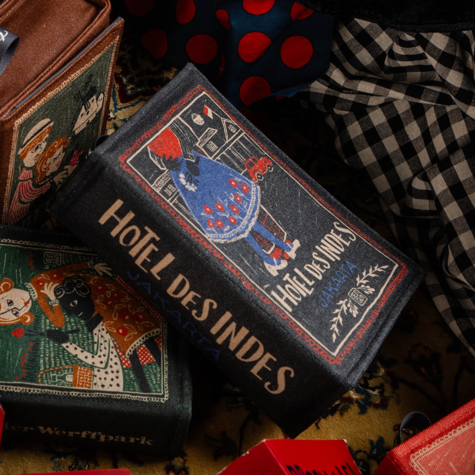 Indies - Originals Carta Clutch