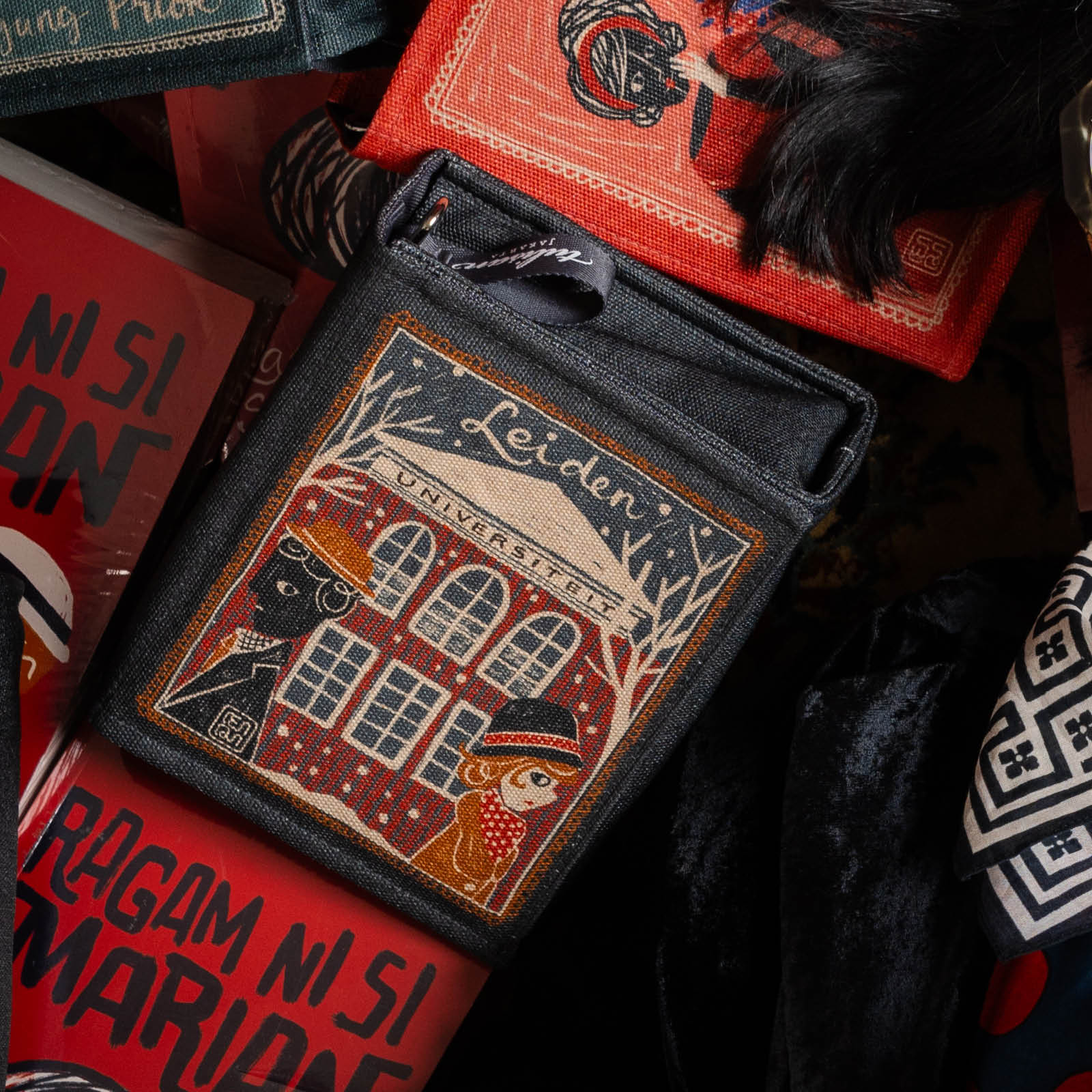 Leiden - Originals Narasi Clutch