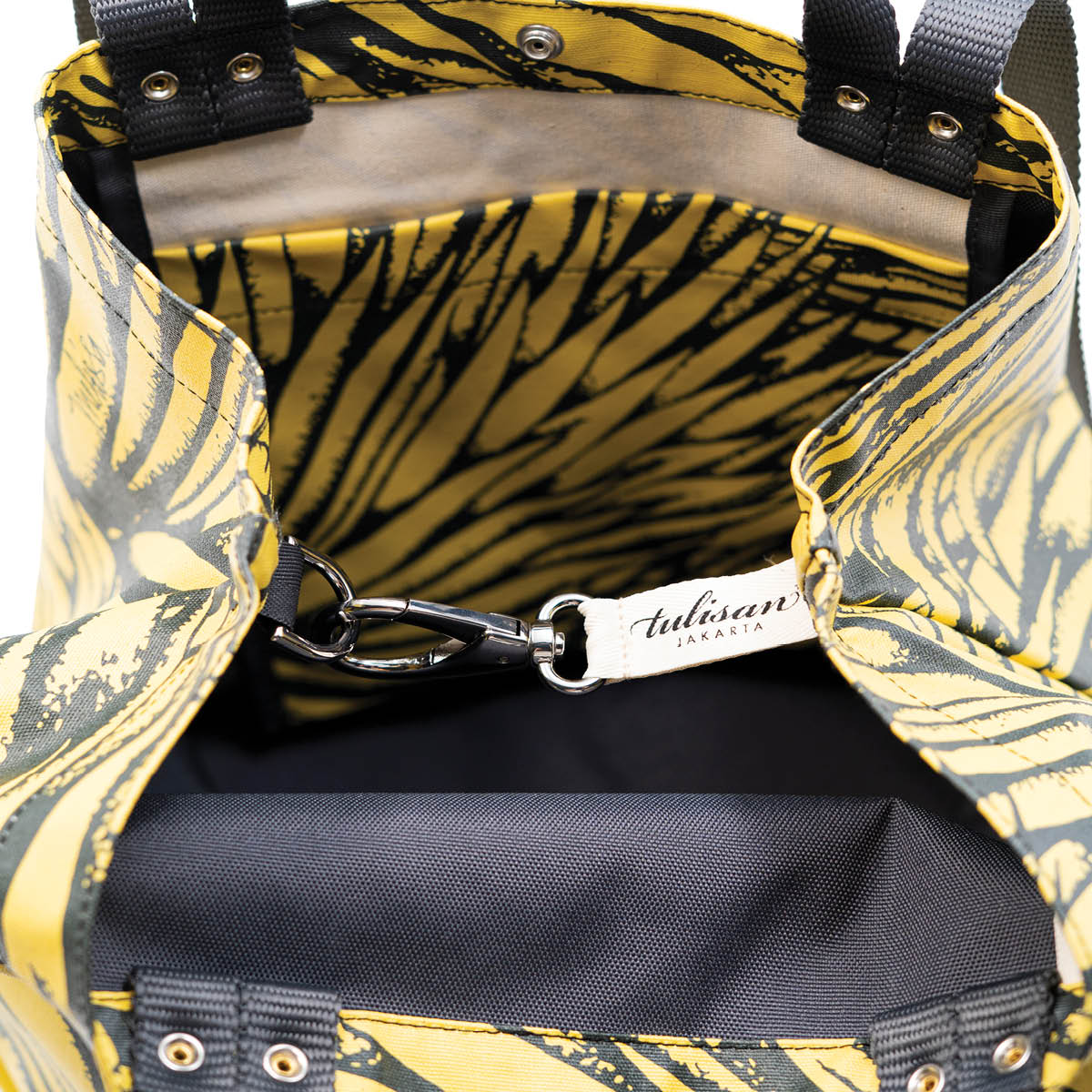 Hobo Tote { X }