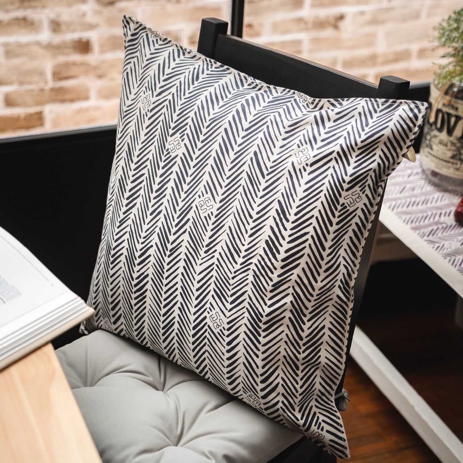 Tulang Ikan - Cushion Cover