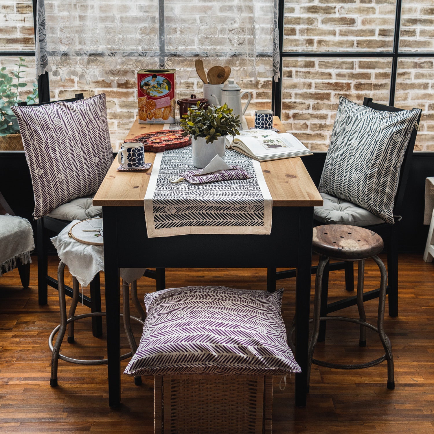 Tulang Ikan - Cushion Cover