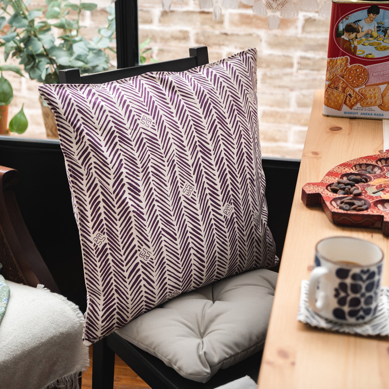 Tulang Ikan - Cushion Cover