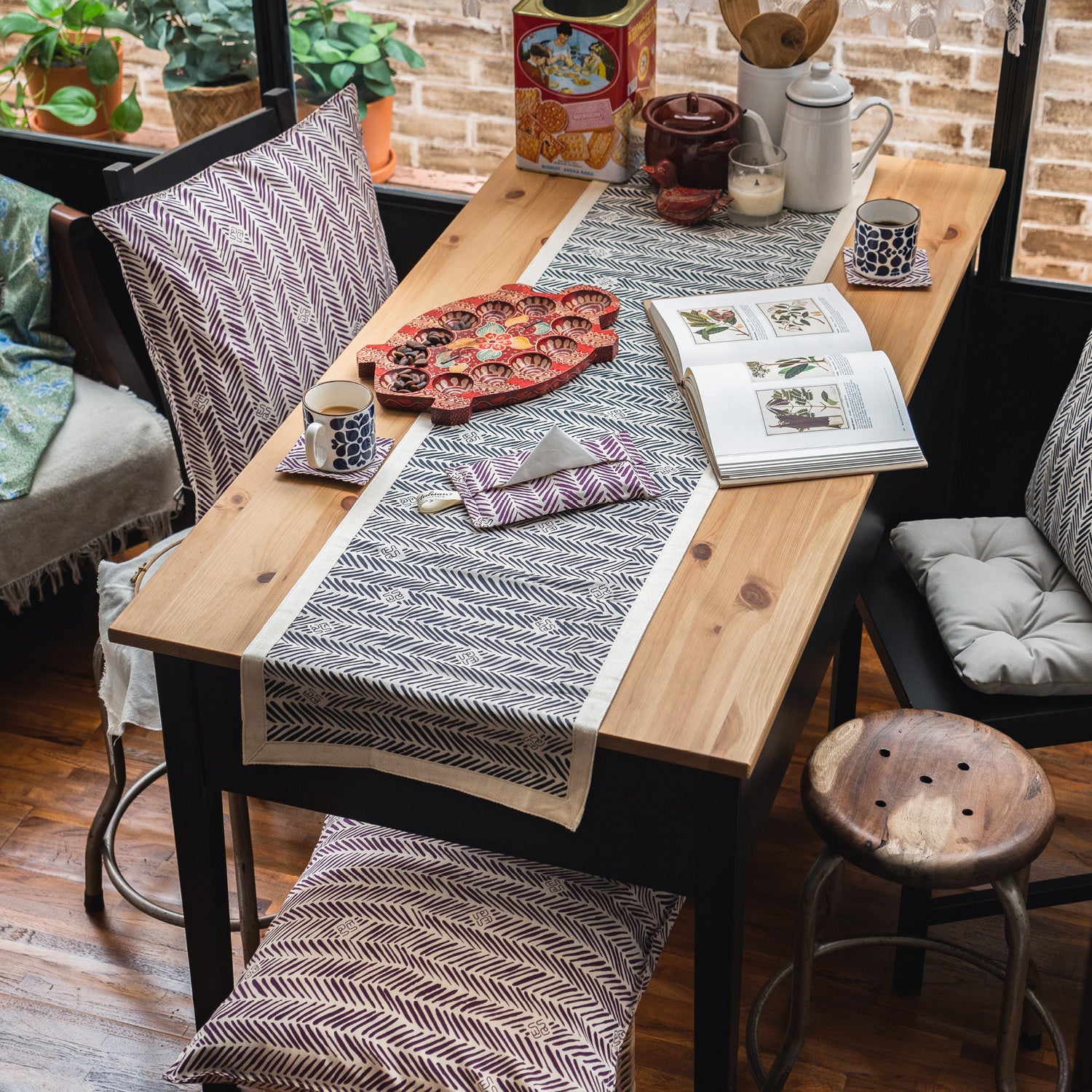 Tulang Ikan - Cushion Cover