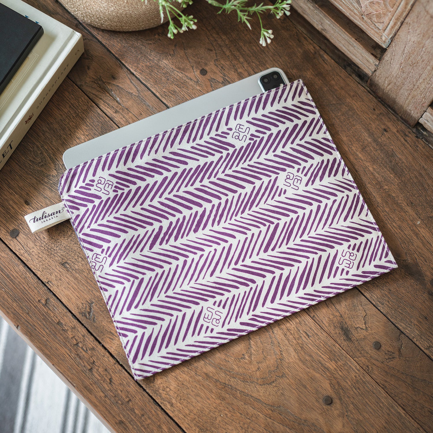 Tulang Ikan - Large Tablet Pouch