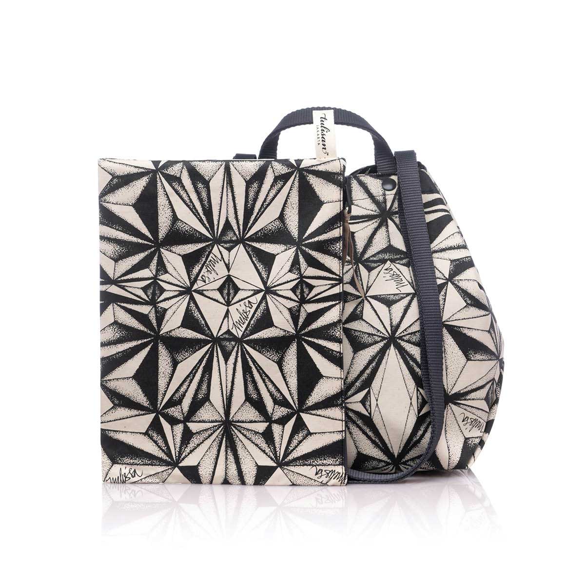 Hobo Tote { X }
