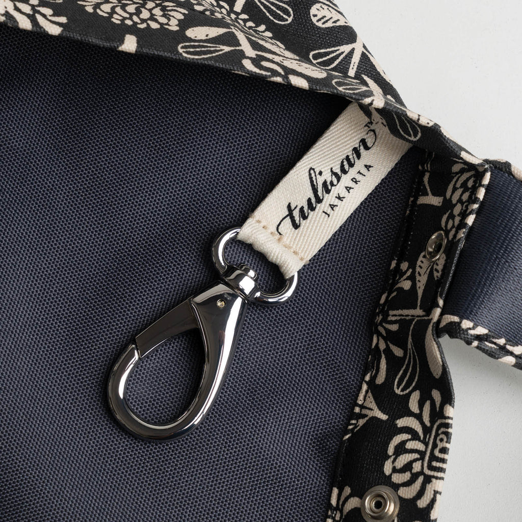 Diction Tote