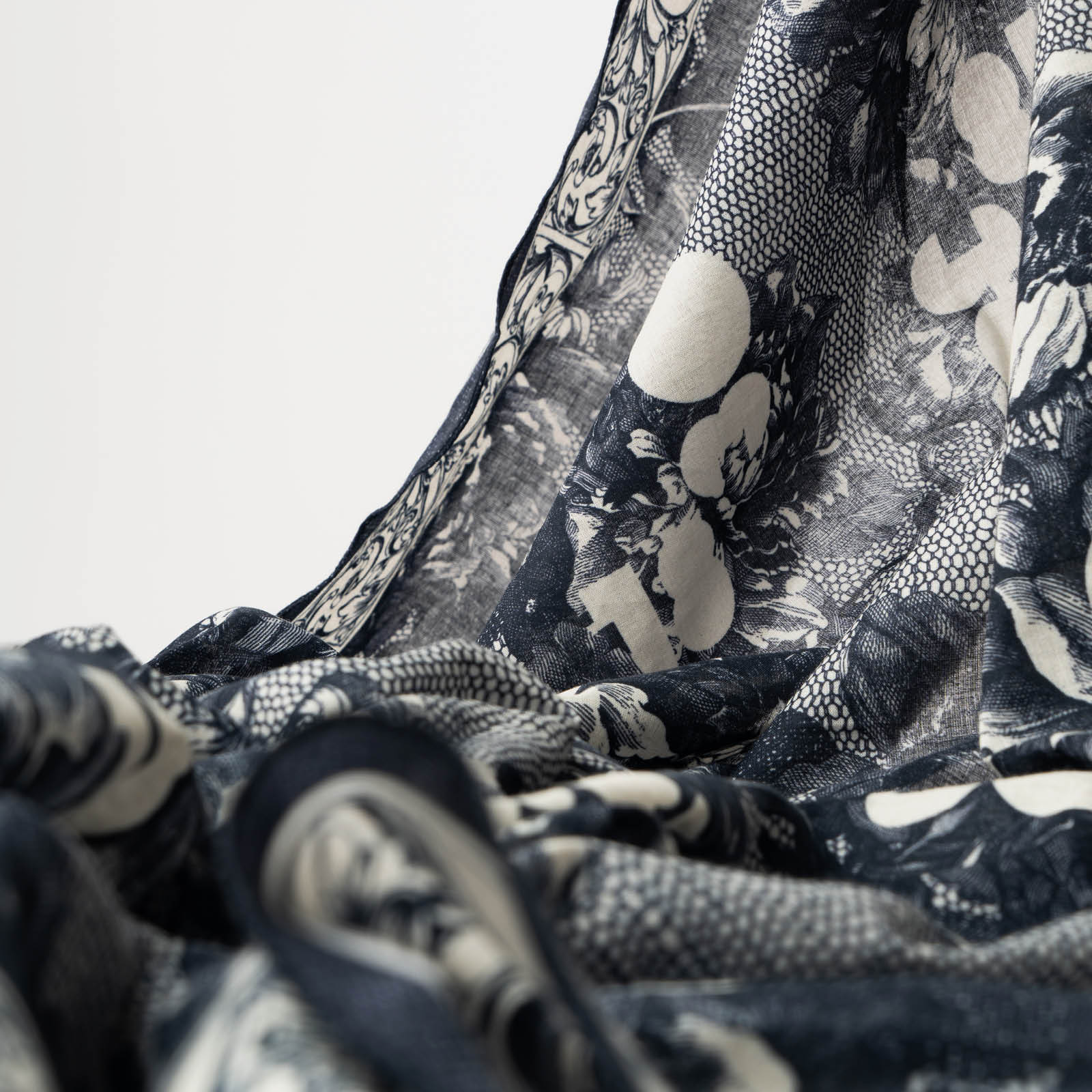 Botani - Mantilla Scarf