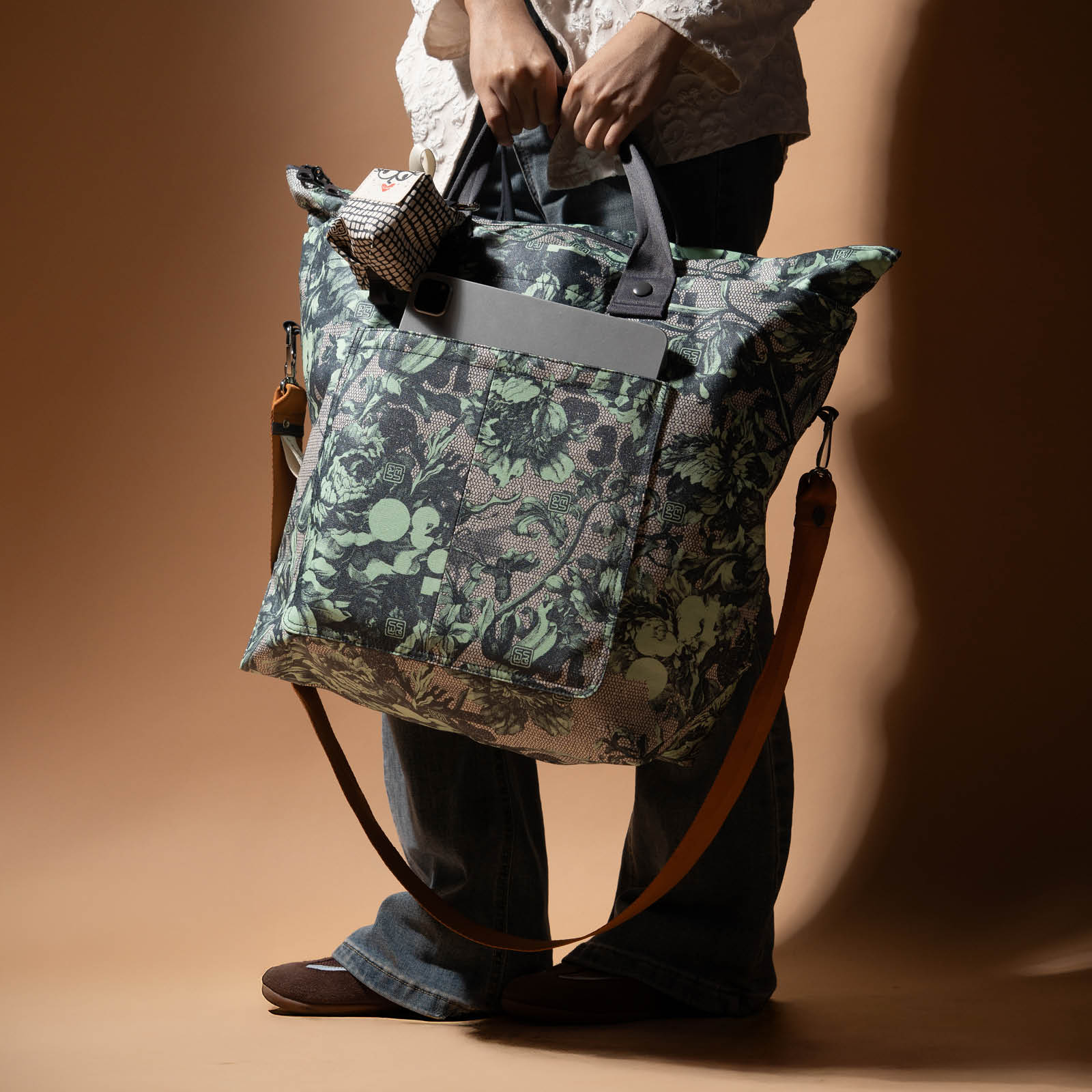 Botani Lace - Weekend Bag
