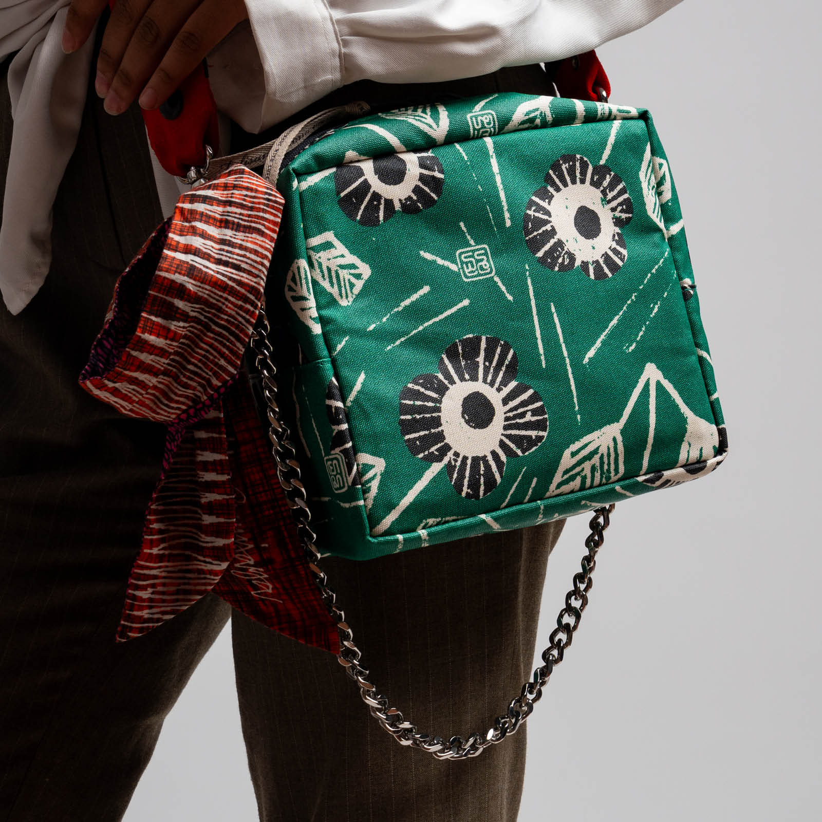 Postmo Kebunku - Novela Bag