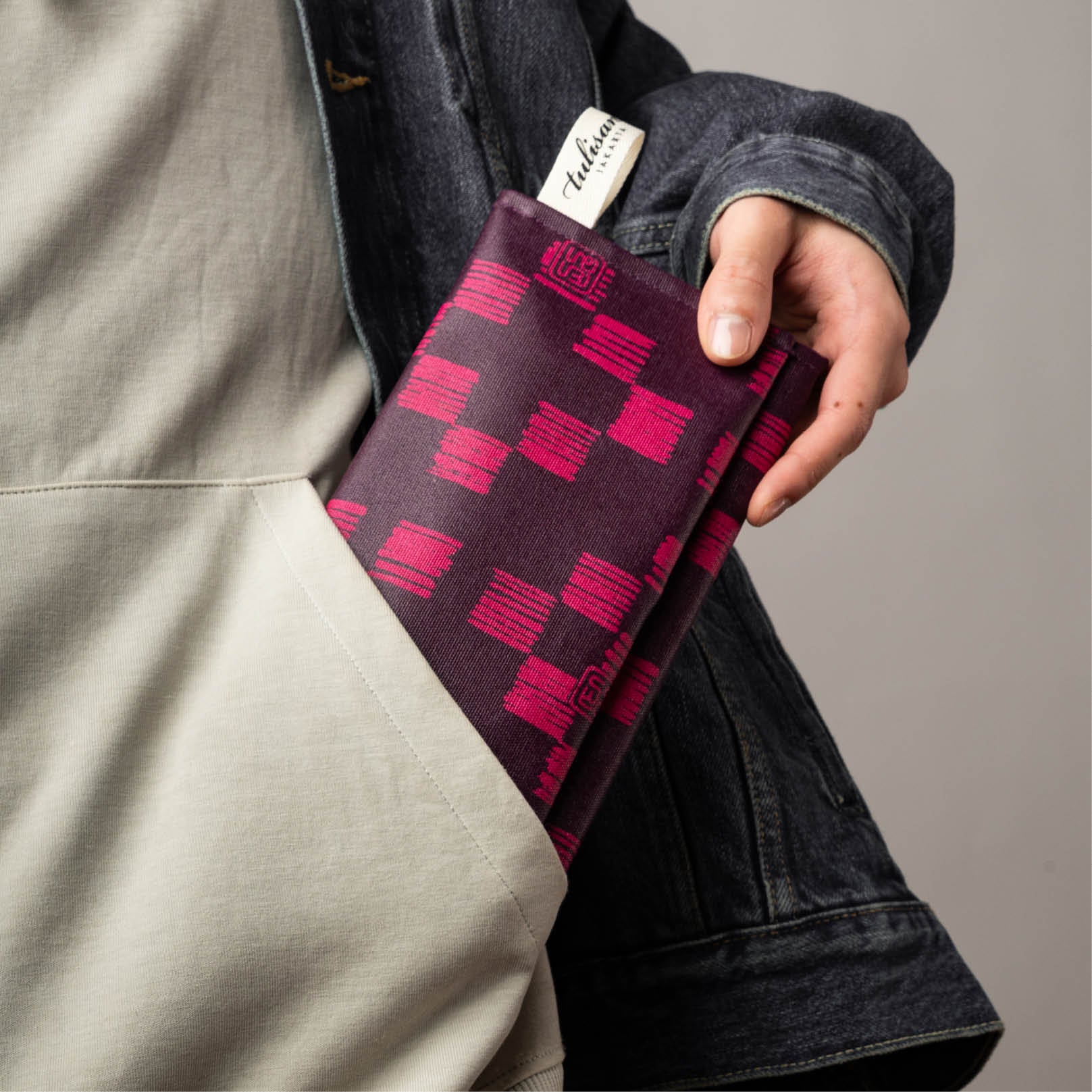 Postmo Ulos I - Olio Clutch