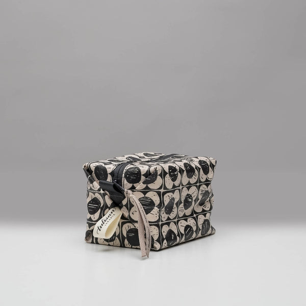 Small Cube { X5+ } - hover