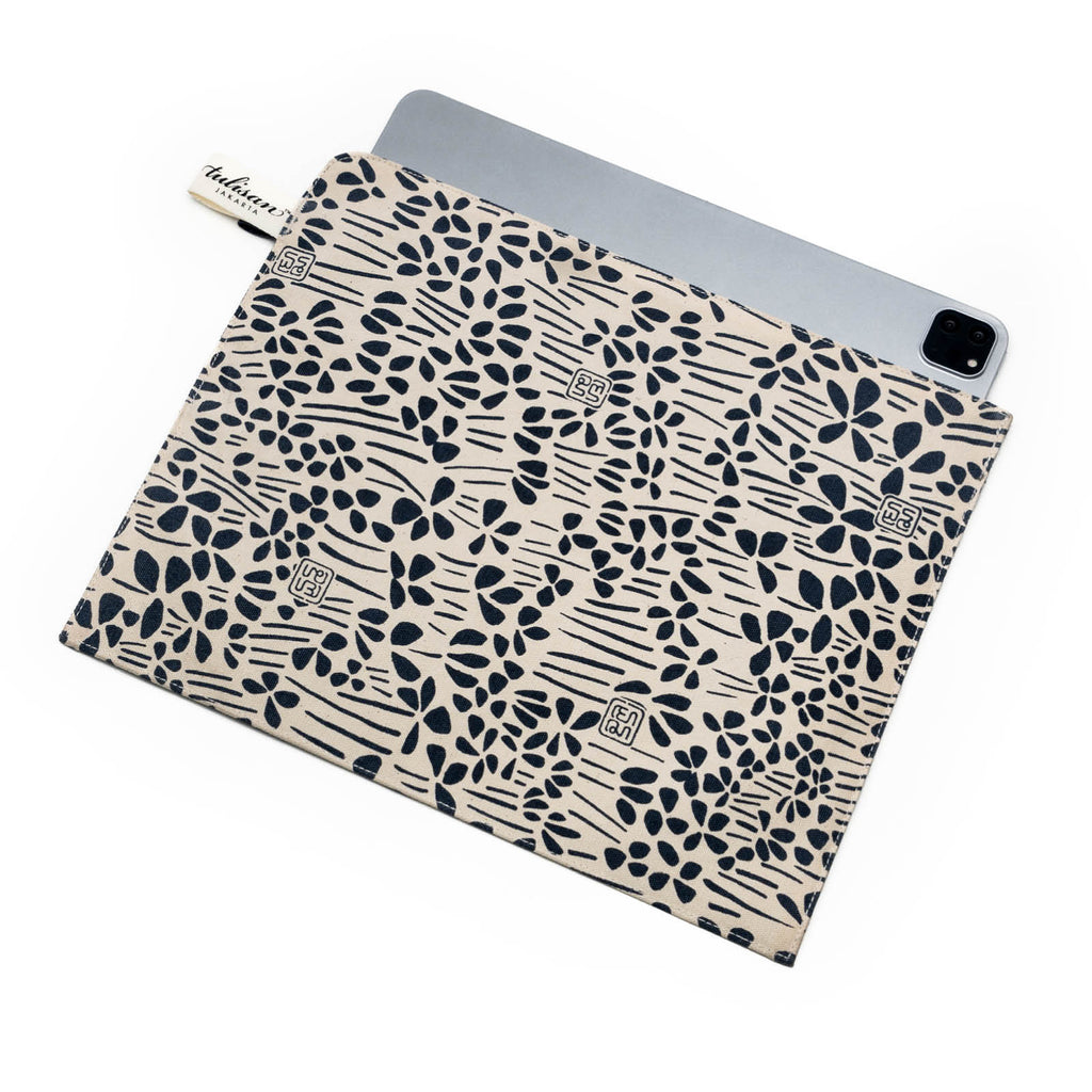 Large Tablet Pouch { X4 }