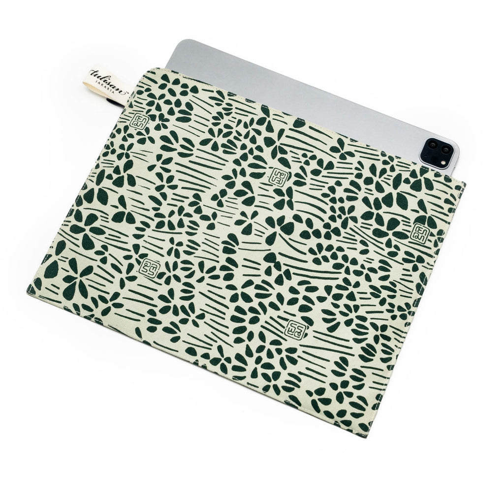 Large Tablet Pouch { X4 }