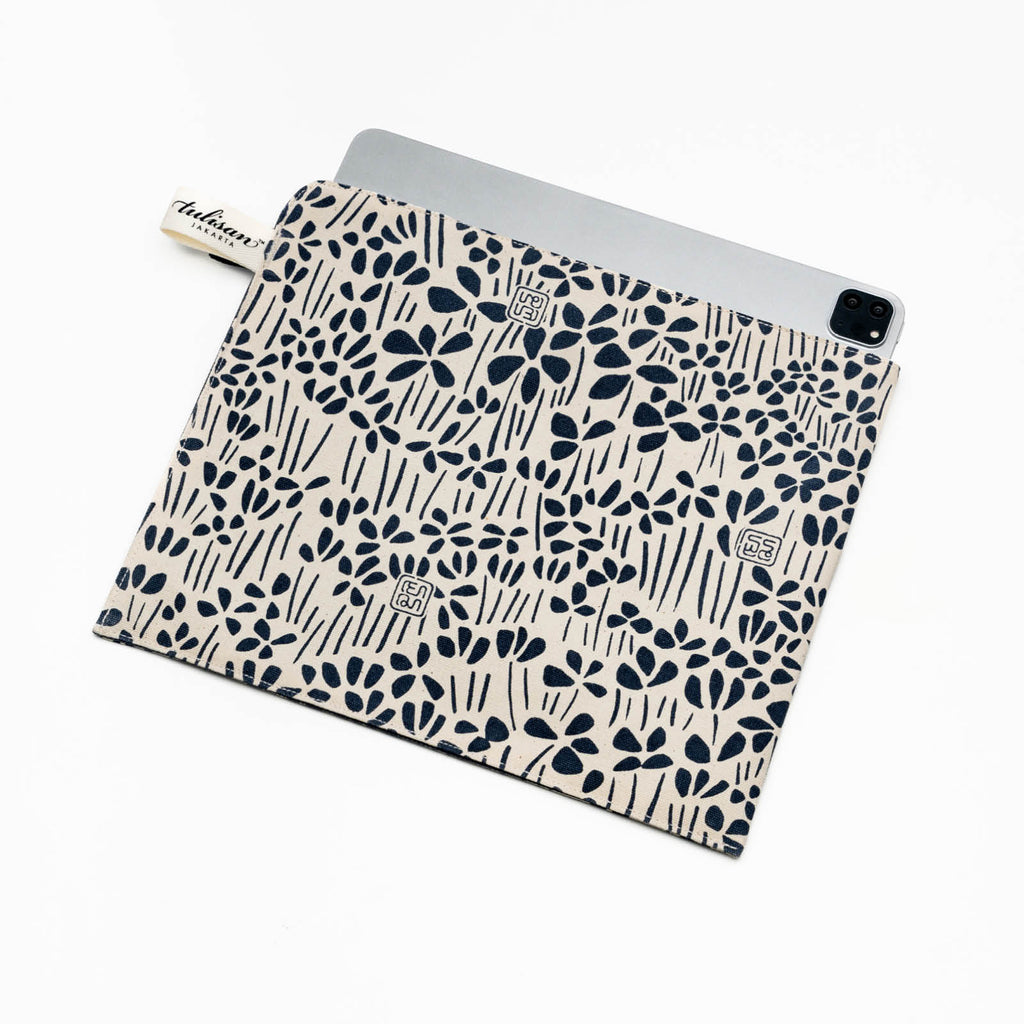 Medium Tablet Pouch { X4 }