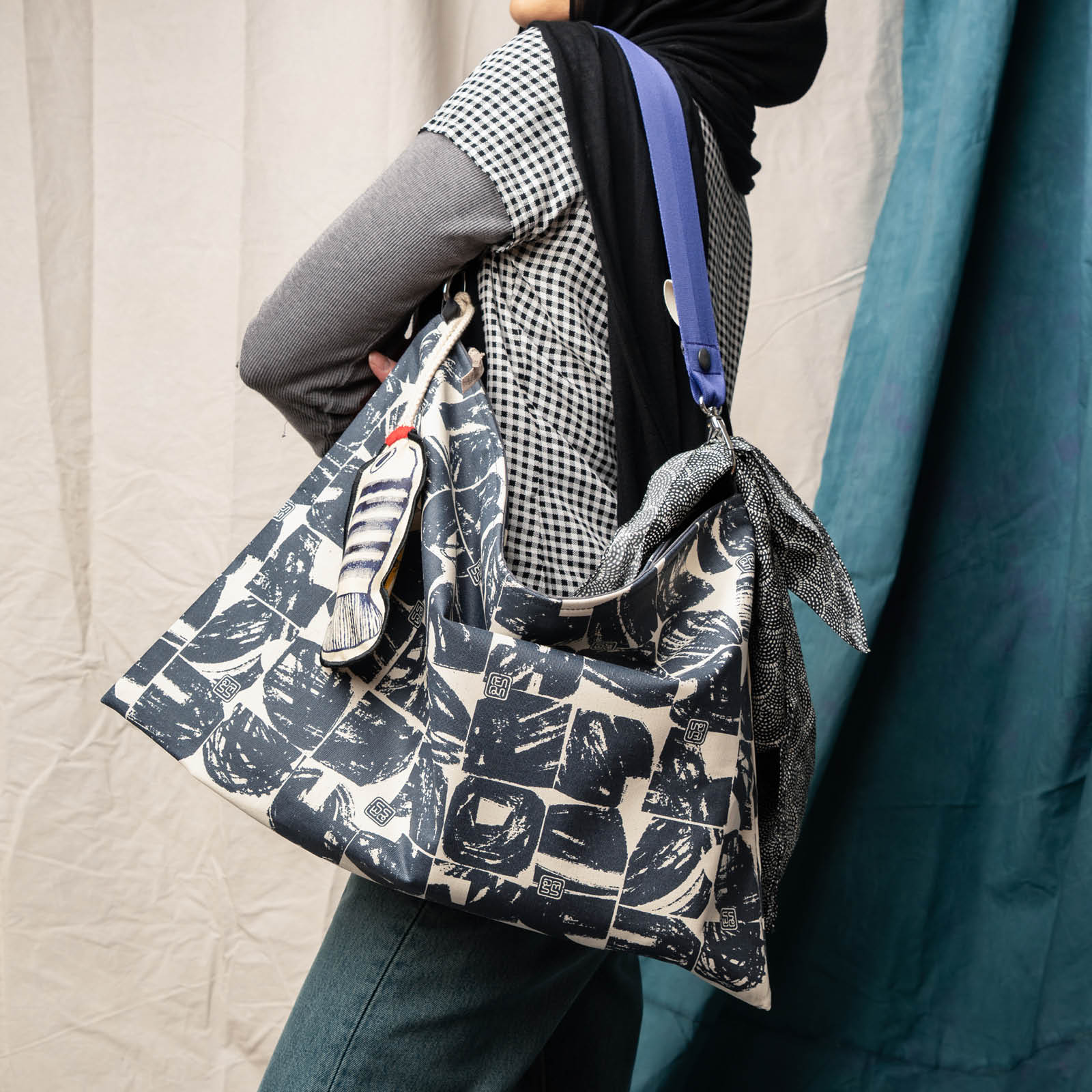 Postmo Blok - Large Keynote Purse