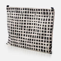 Postmo Kotak - Large Keynote Purse