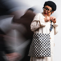 Catur - Large Keynote Purse