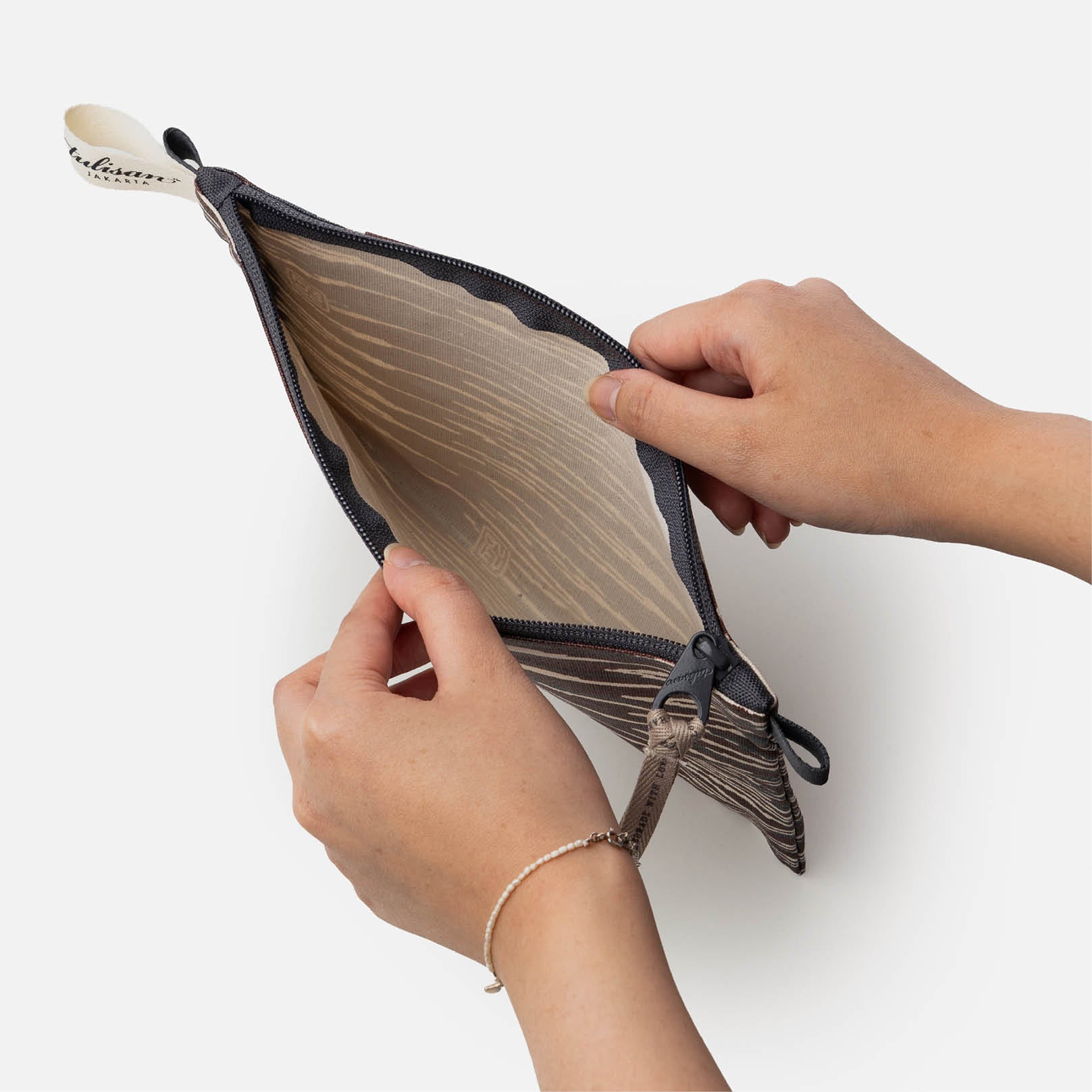 Postmo Ulos II - Medium Pouch