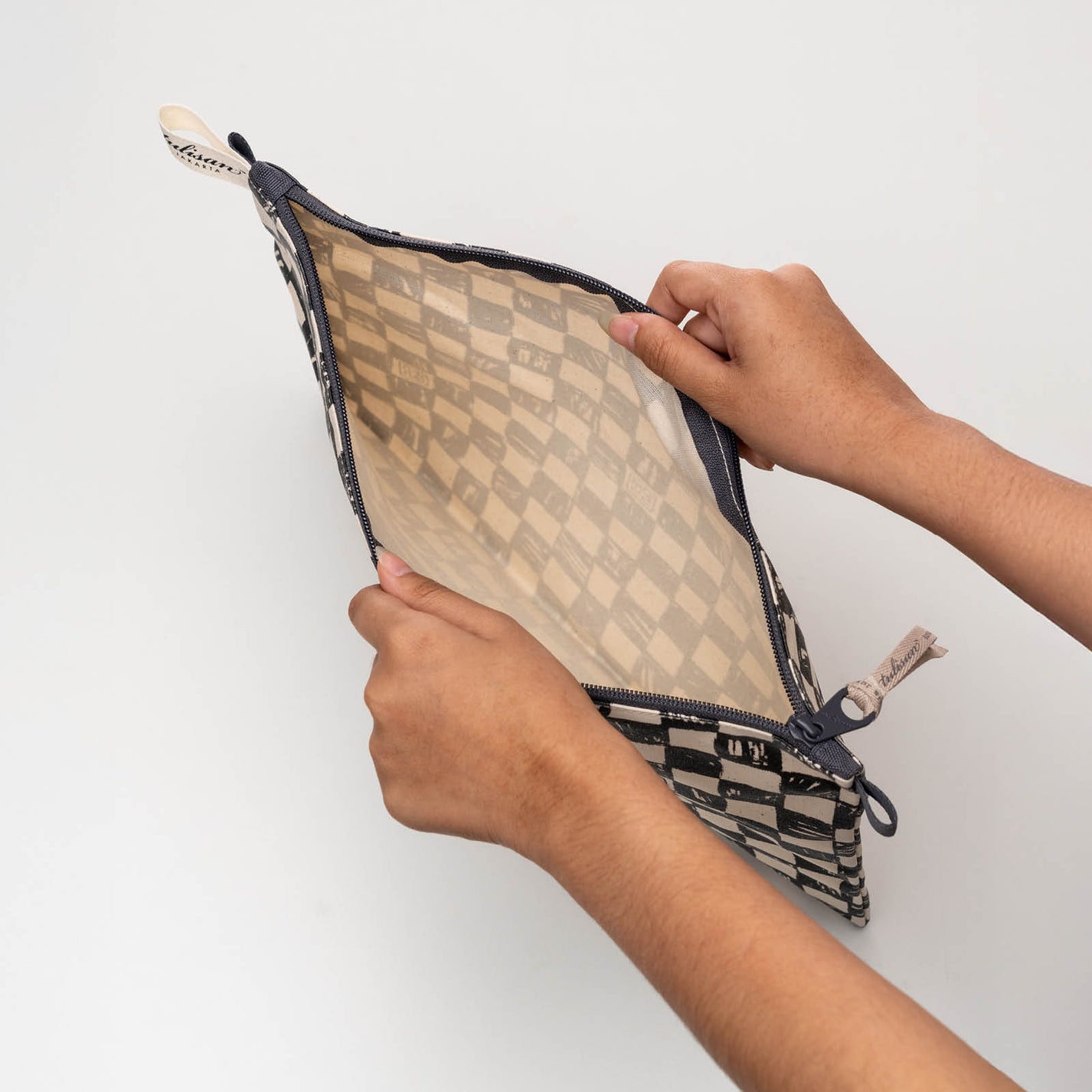 Large Pouch { X5+ }
