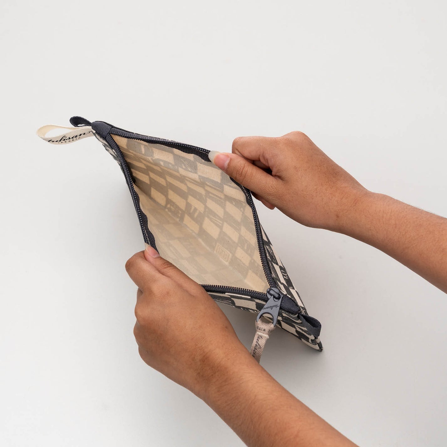 Medium Pouch { X5+ }