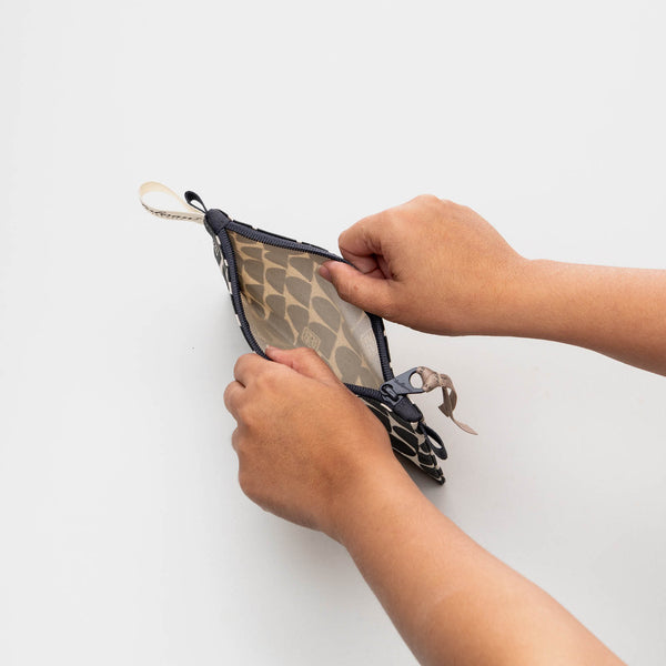 Small Pouch { X5+ } - hover