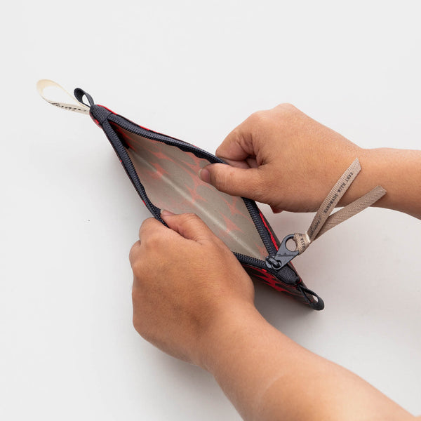 Petite Pouch { X5+ } - hover