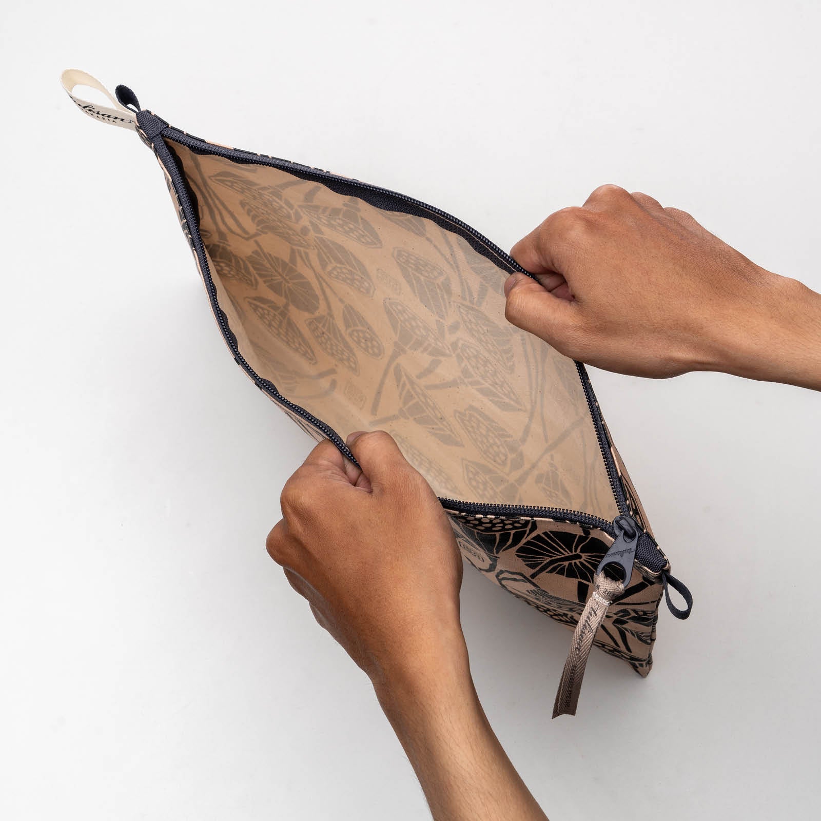 Seedpod - Large Pouch