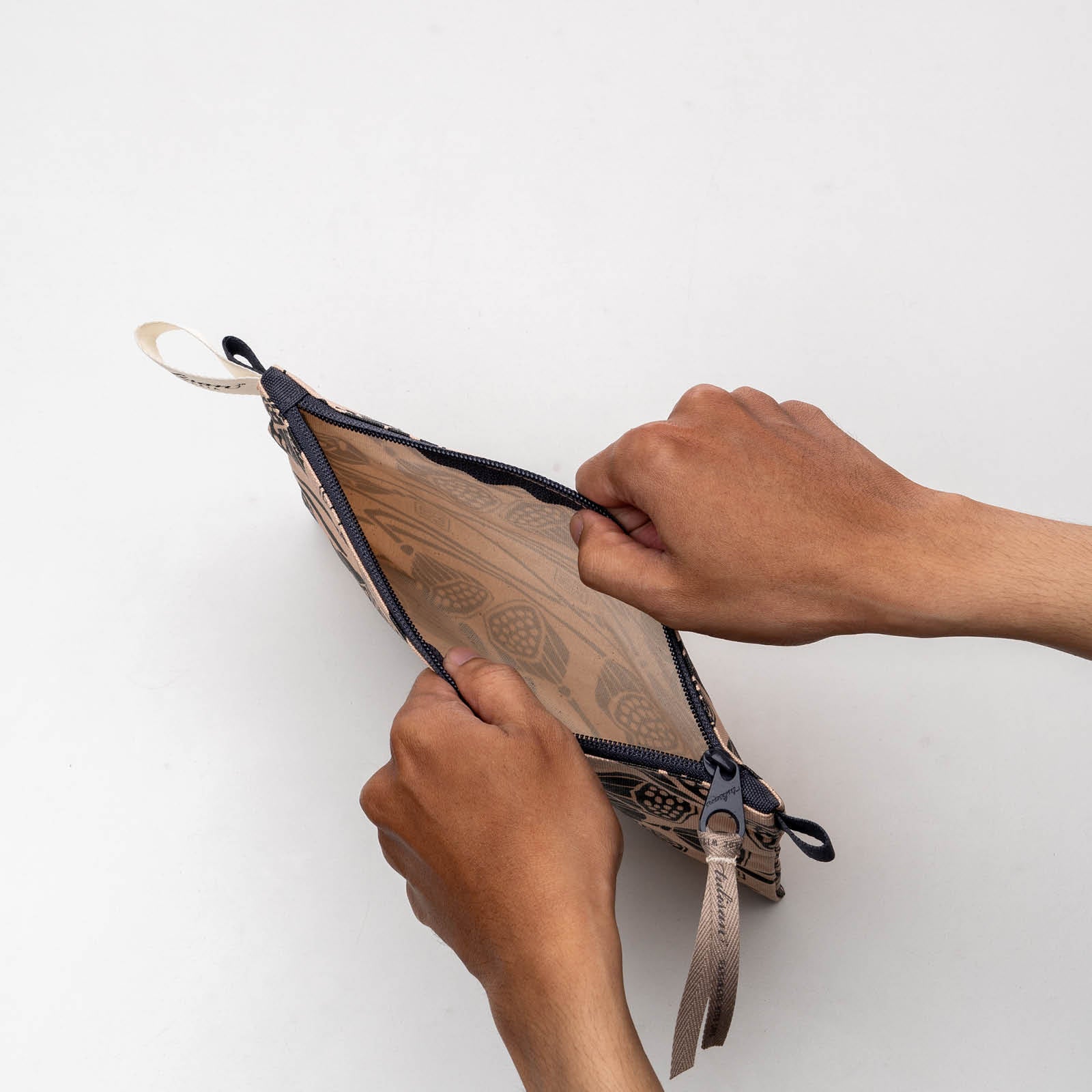 Seedpod - Medium Pouch