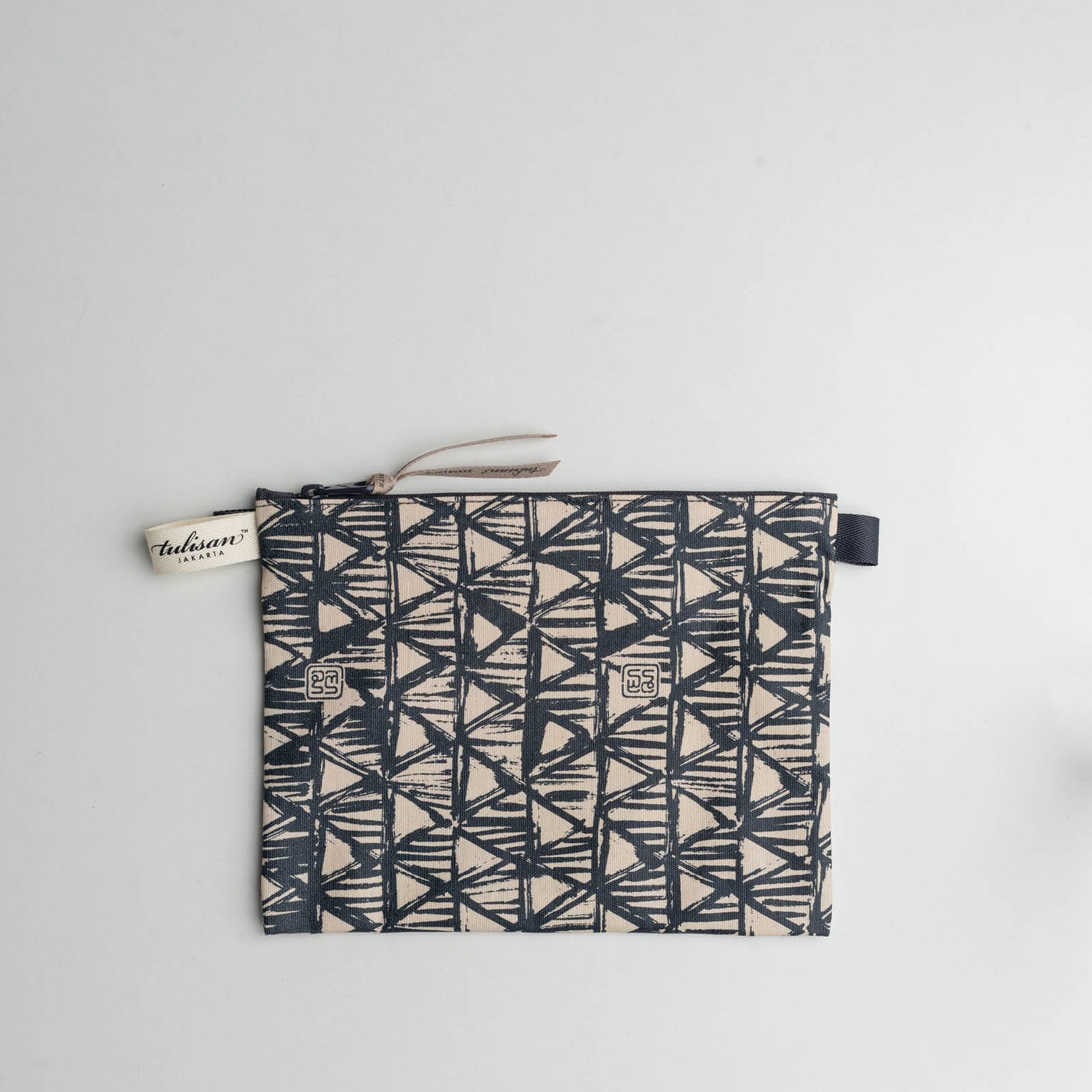 Medium Pouch { X5+ }