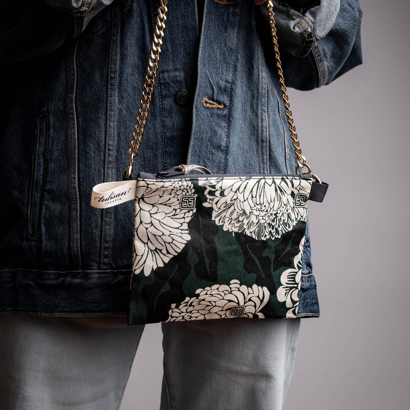 Medium Pouch { X5+ }